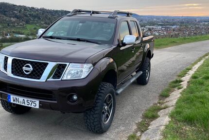 Nissan Navara 198.000 km 15.500 &euro; weinstadt 71384