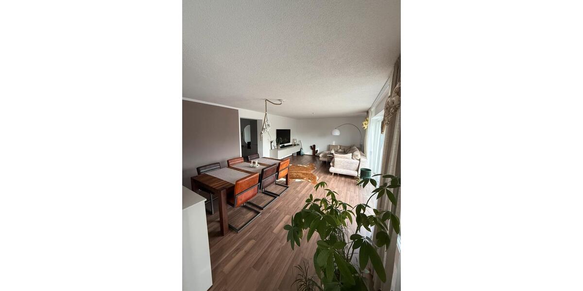 Etagenwohnung Besigheim - 4.5 Zimmer, 100 m&sup2;, 1.500&euro; | Angebot:25237194