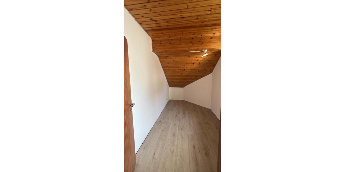 Dachgeschoßwohnung Ebersbach an der Fils - 2 Zimmer, 45 m&sup2;, 720&euro; | Angebot:26408599