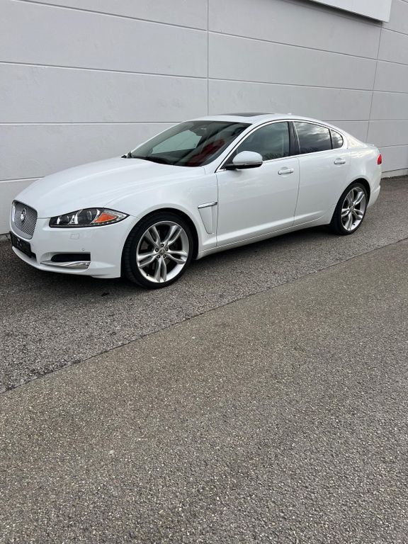 Jaguar XF 134.000 km 9.988 € Sindelfingen 71065