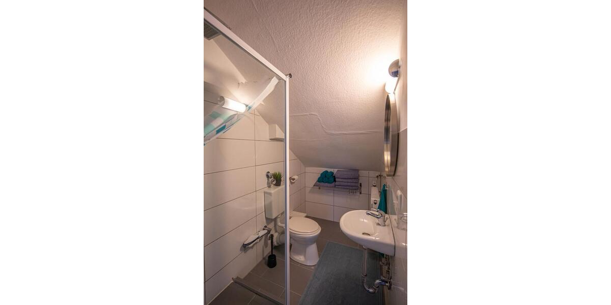 Dachgeschoßwohnung Stuttgart Neuwirtshaus - 1.5 Zimmer, 34 m&sup2;, 880&euro; | Angebot:26266013