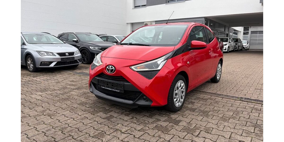 Toyota Aygo (X) 67.670 km 7.995 &euro; Stuttgart 70597