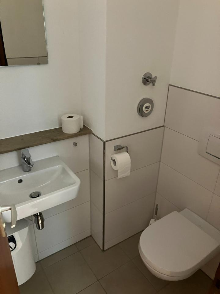 bezugsfertige 2-Zimmer-Wohnung mit EBK und Garten, Privatverkauf