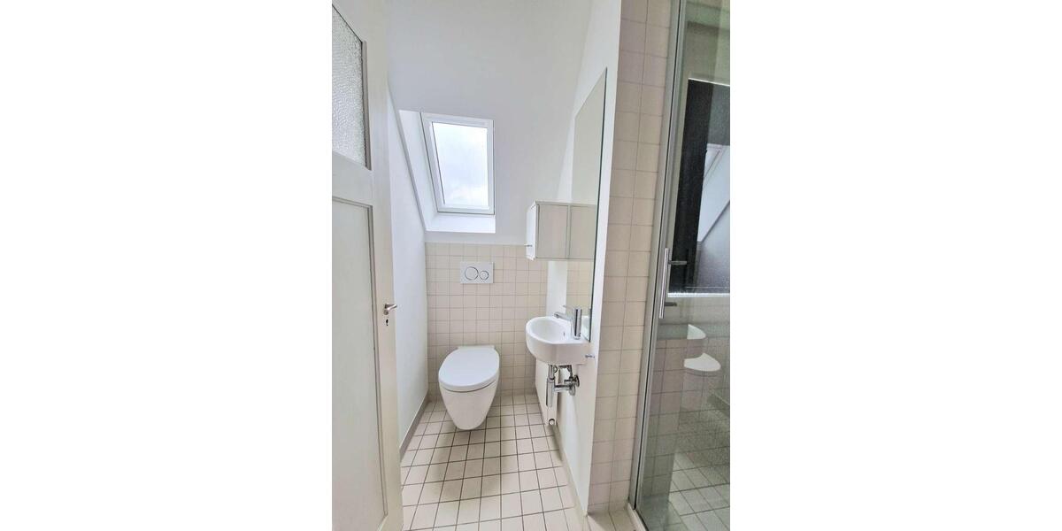 Dachgeschoßwohnung Stuttgart Stuttgart-Mitte - 5 Zimmer, 134 m&sup2;, 2.796&euro; | Angebot:25806143