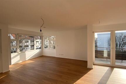 Stilvolle 2,5 Zimmer Whg, Balkon, EBK, Hobbyraum, Fellbach 2. OG 2 zimmer