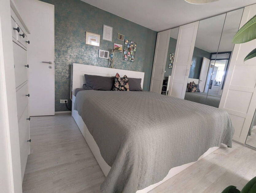 von PRIVAT kernsanierte & klimatisierte 3-Zi. Wohnung mit Dachterrasse in Filderstadt