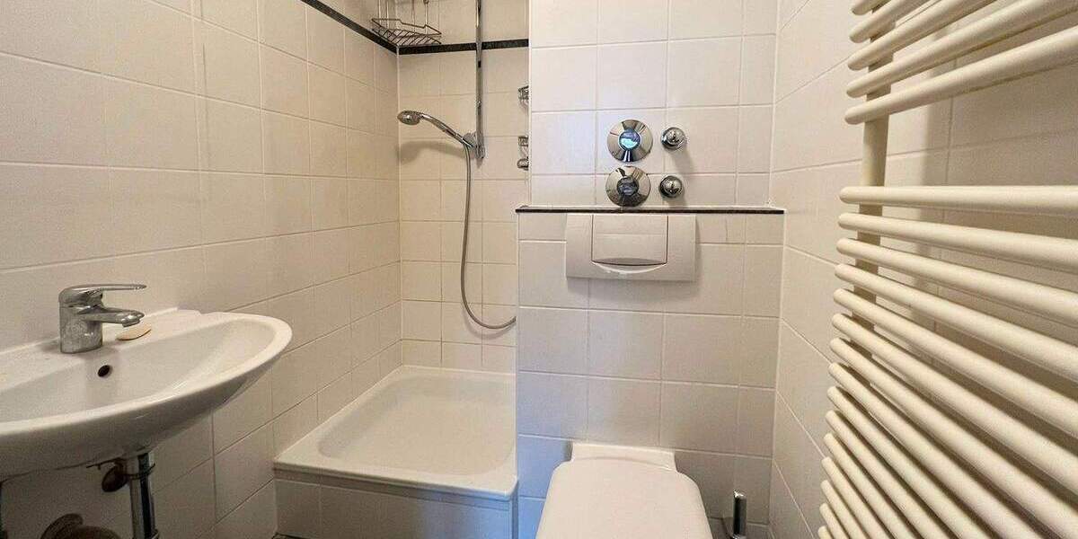 Etagenwohnung Stuttgart Asemwald - 3 Zimmer, 89 m&sup2;, 270.000&euro; | Angebot:24041405