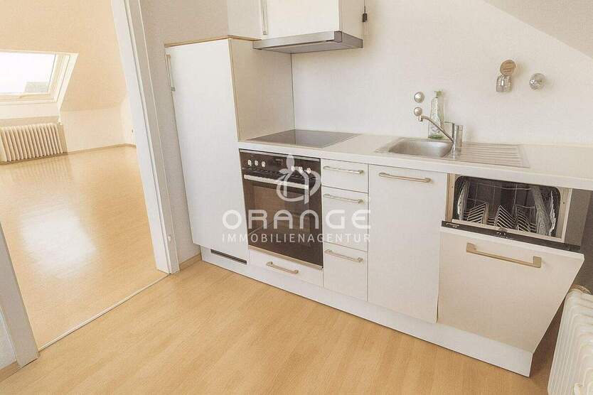 ** HELLE ZWEIZIMMER DACHGESCHOSS WOHNUNG ** - MIT BALKON IN BEGEHRTER LAGE IN STUTTGART-VAIHINGEN - 2 zimmer