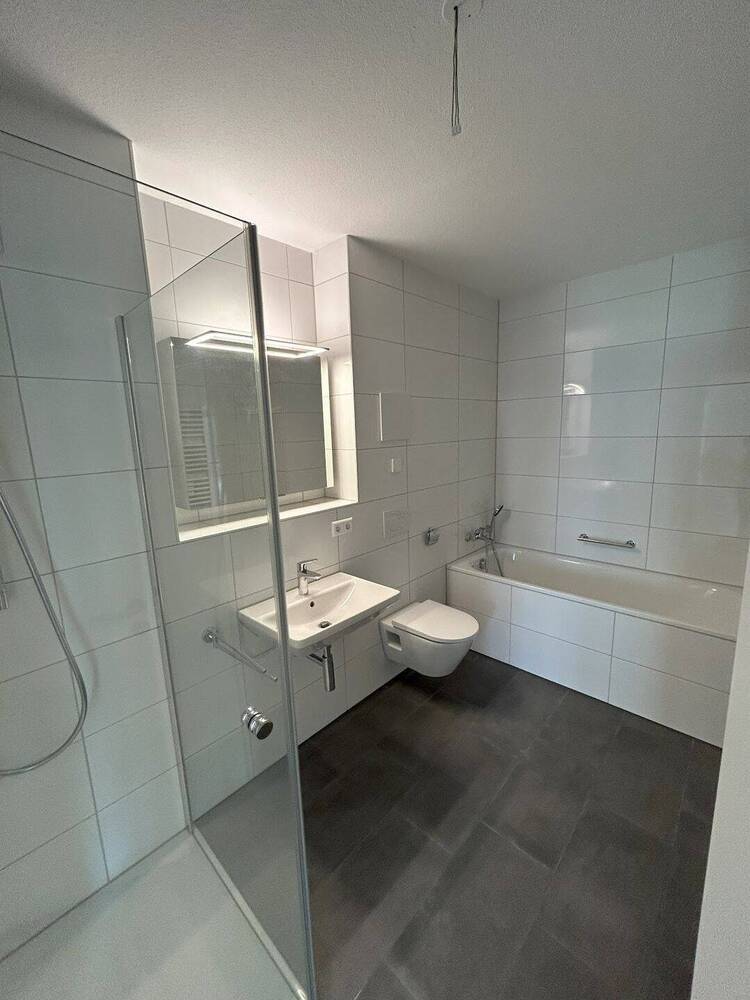 Erstbezug geräumige 4-Zimmer Wohnung