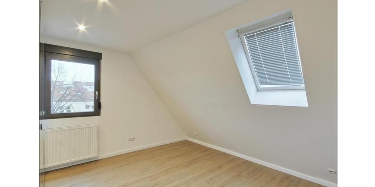 Stilvoll sanierte, vollmöblierte freistehende Stadtvilla+ Garten 8.5 zimmer