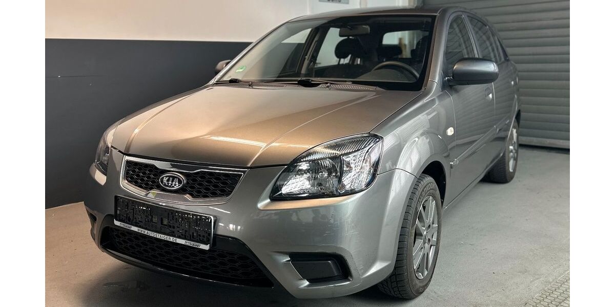 Kia Rio 154.000 km 2.999 &euro; Möglingen 71696