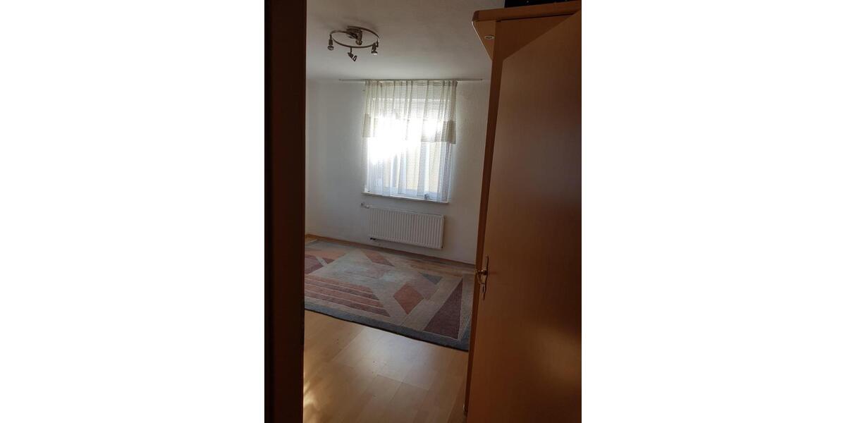 Einfamilienhaus Kornwestheim - 7 Zimmer, 160 m&sup2;, 2.050&euro; | Angebot:24857856