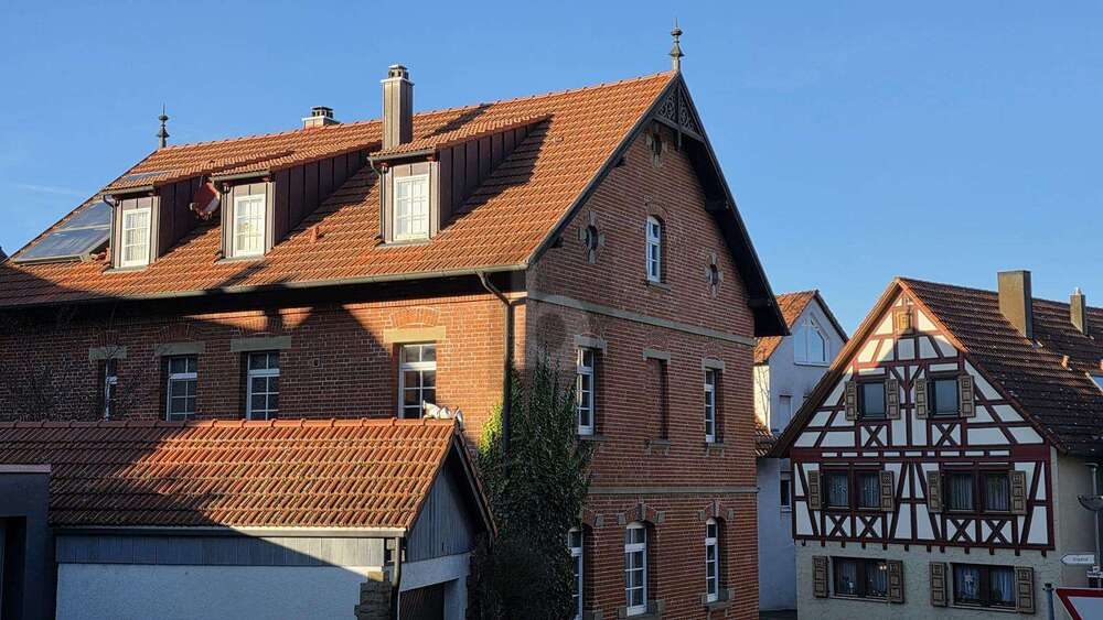 Einfamilienhaus Besigheim - 8 Zimmer, 273 m&sup2;, 1.050.000&euro; | Angebot:25277095