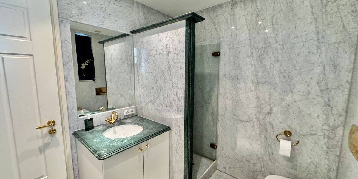 Etagenwohnung Stuttgart Mitte - 5 Zimmer, 130 m&sup2;, 2.700&euro; | Angebot:23987384