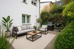Gartenidylle trifft Wohnkomfort: Doppelhaushälfte mit Einliegerwohnung 4 zimmer