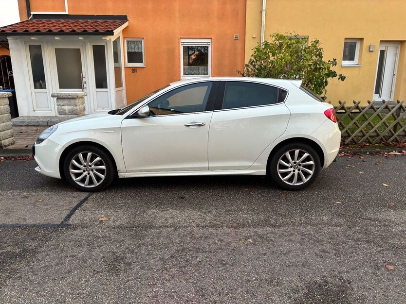 Alfa Romeo Giulietta 73.779 km 9.200 € Rutesheim 71277