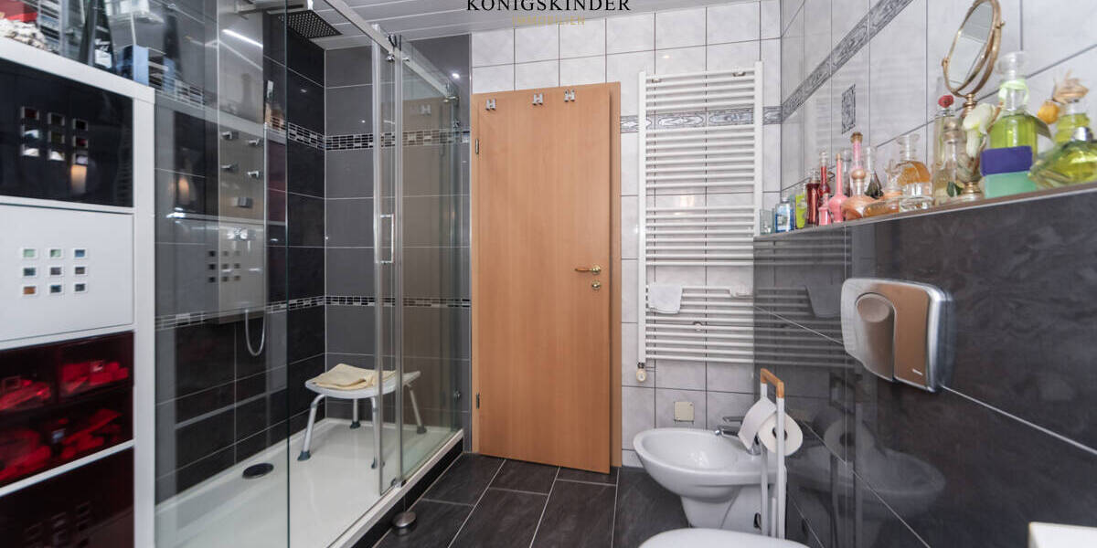 Mehrfamilienhaus, Wohnhaus Stuttgart / Zuffenhausen Zuffenhausen - 1 Zimmer, 330 m&sup2;, 1.299.000&euro; | Angebot:24113045