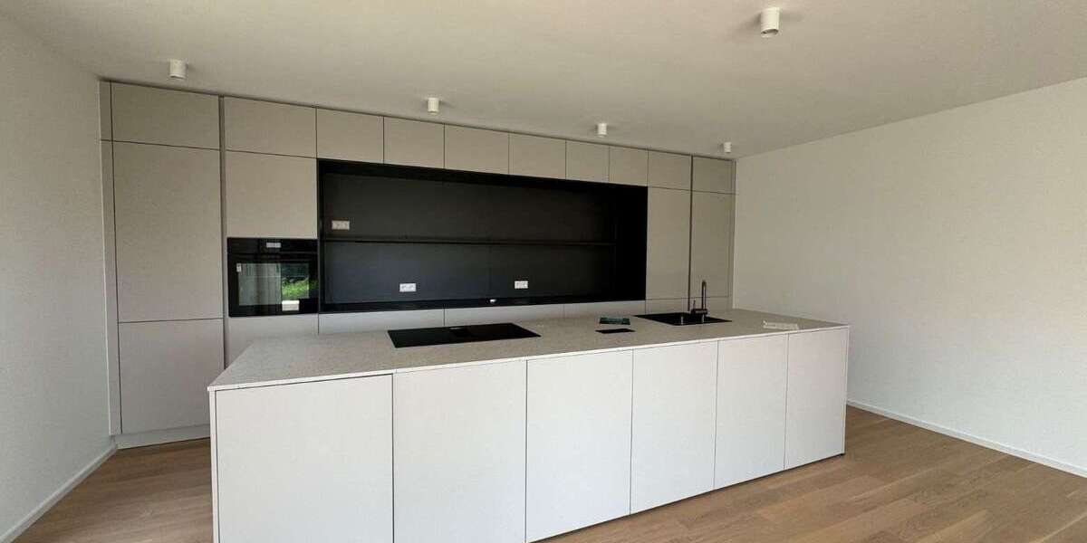Etagenwohnung Esslingen am Neckar Oberesslingen - 4 Zimmer, 135 m&sup2;, 2.565&euro; | Angebot:26006415