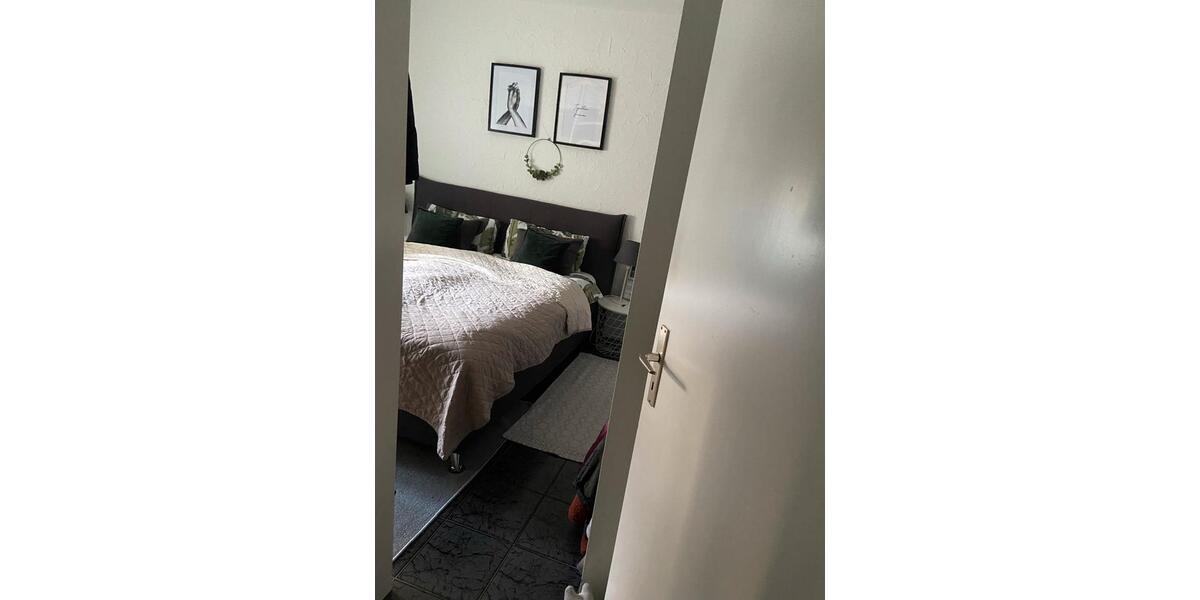 Etagenwohnung Stuttgart Zuffenhausen - 3 Zimmer, 75 m&sup2;, 255.000&euro; | Angebot:26424510