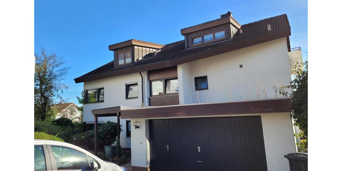 Lichtdurchflutete 4-Zimmer Dachgeschosswohnung mit Balkon zimmer