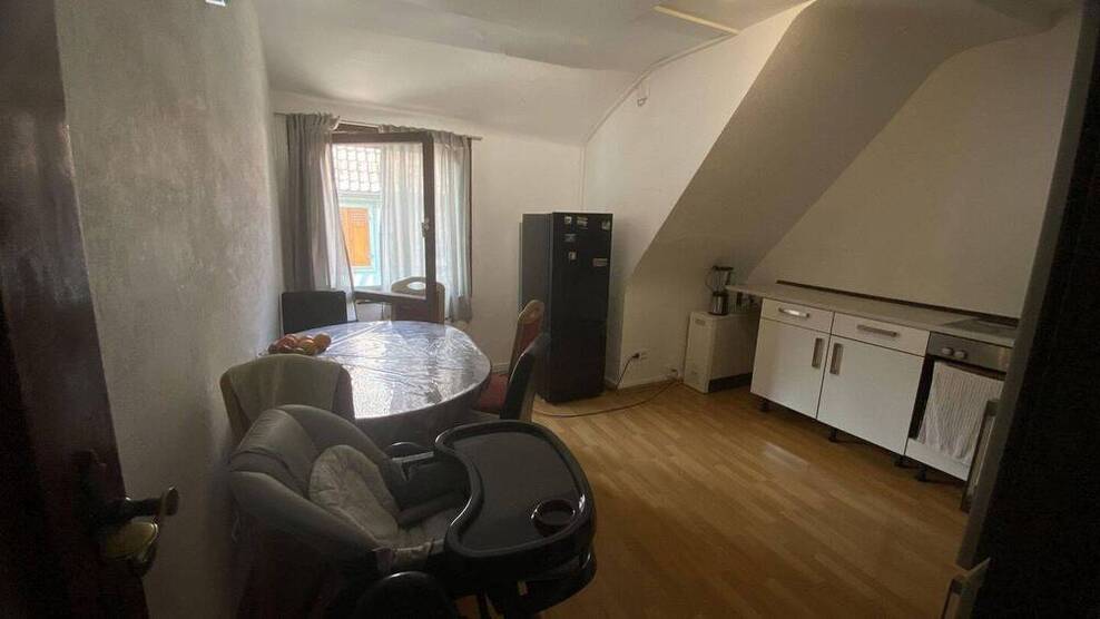 Perfekt für 2 - zentrale 2-Zimmer-Wohnung im DG, Nähe ÖPNV