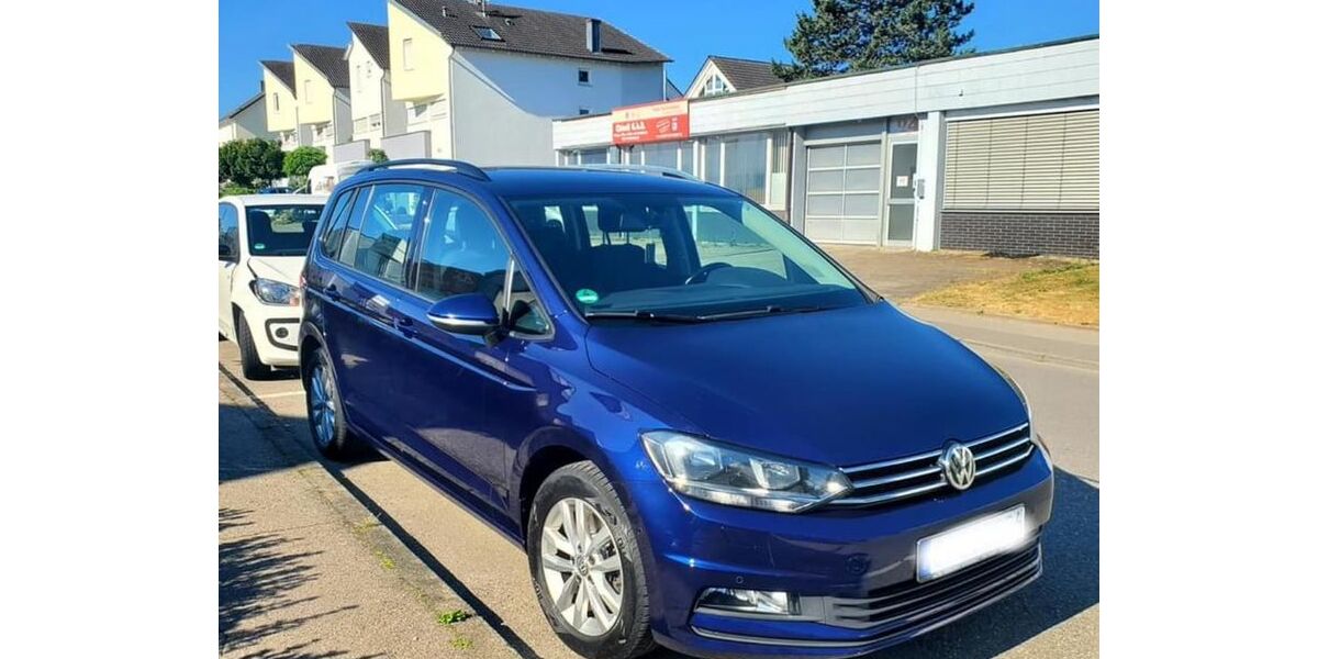 VW Touran 185.000 km 12.900 € Stuttgart 70372