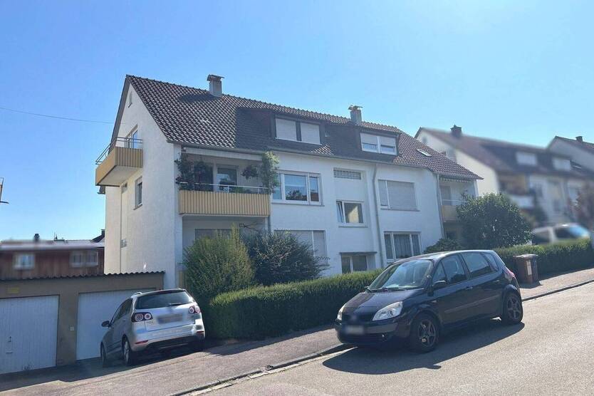 Sofort beziehbar: 2-Zimmer-Dachgeschosswohnung mit Balkon und Gartenanteil in Schorndorf 2 zimmer