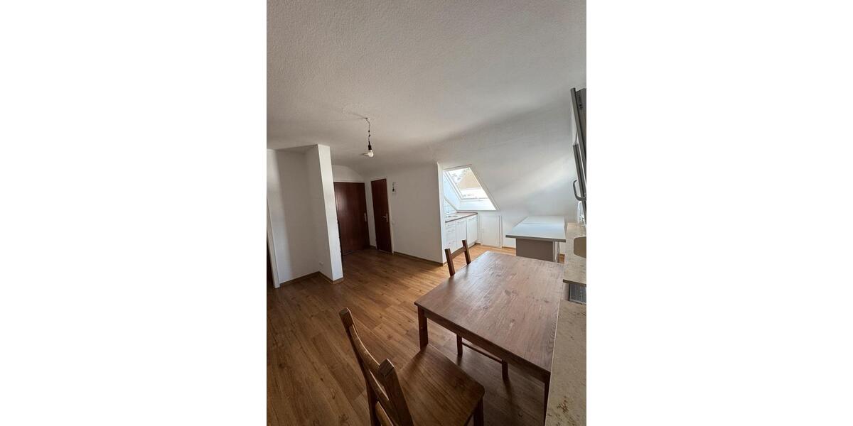 Dachgeschoßwohnung Stuttgart Feuerbach - 1 Zimmer, 29 m&sup2;, 1.000&euro; | Angebot:25881358