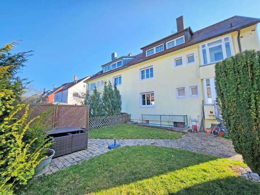 Haus zum Kaufen in Stuttgart 890.000 € 198 m²