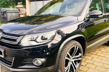 VW Tiguan 112.500 km 17.990 € Esslingen am Neckar 73730