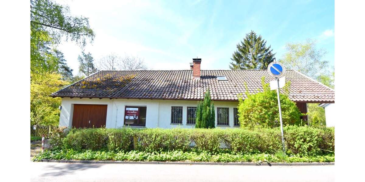 Haus zum Kaufen in Sindelfingen 695.000 € 218.32 m² 8 zimmer