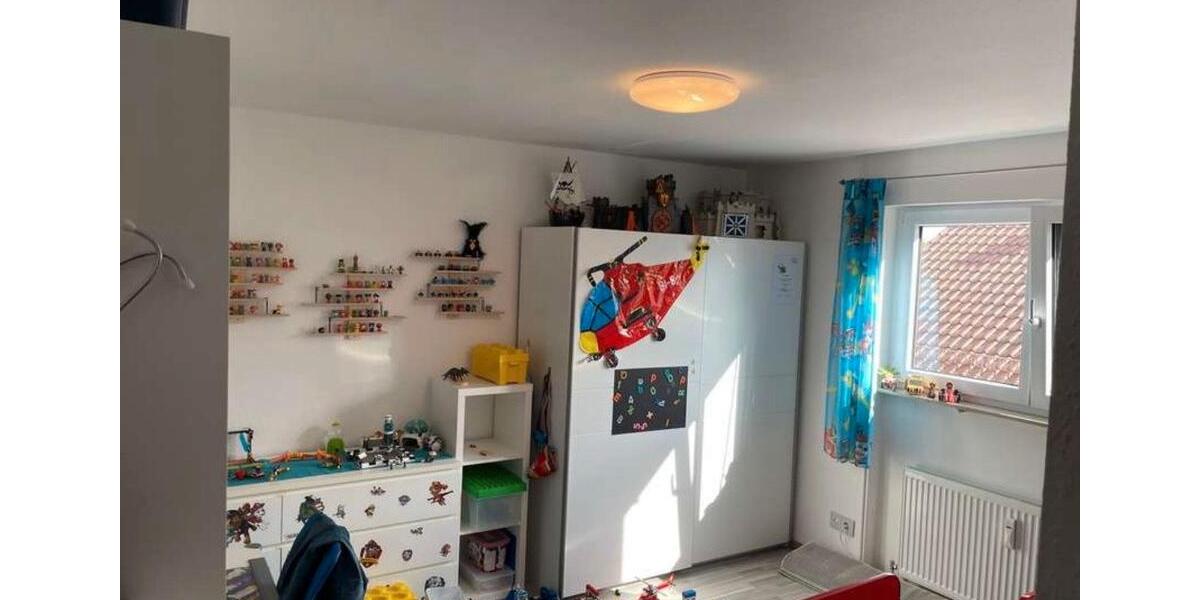 Dachgeschoßwohnung Filderstadt - 4.5 Zimmer, 90 m&sup2;, 349.000&euro; | Angebot:26890535