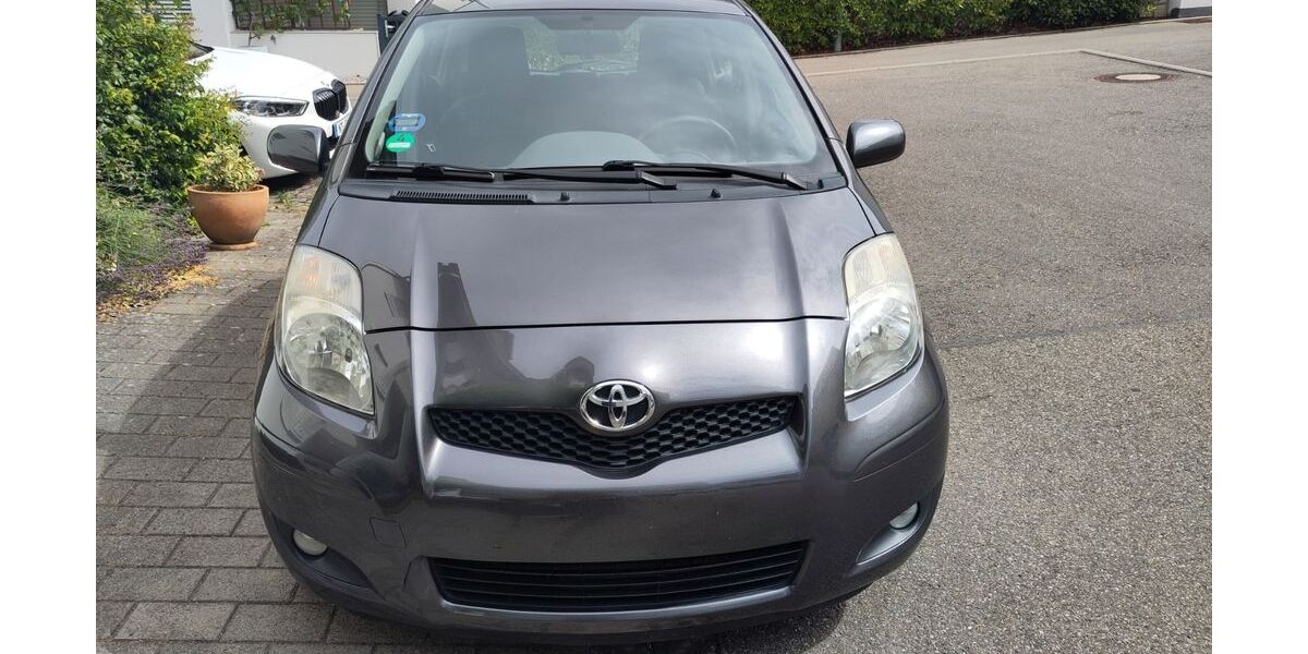 Toyota Yaris 166.500 km 4.000 &euro; Oberboihingen 72644