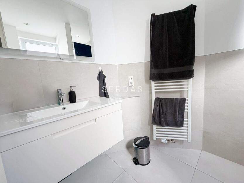 Attraktives 4-Familienhaus in zentraler Lage von Stuttgart-Obertürkheim 1 zimmer