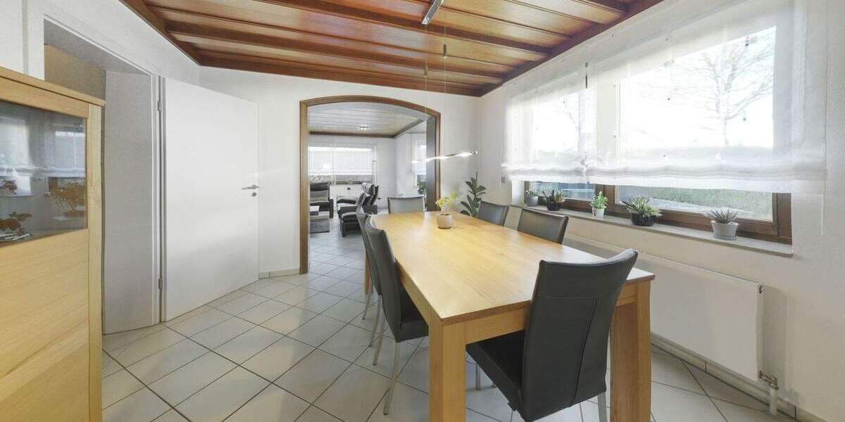 Mehrfamilienhaus, Wohnhaus Besigheim - 7 Zimmer, 225 m&sup2;, 876.000&euro; | Angebot:25749260