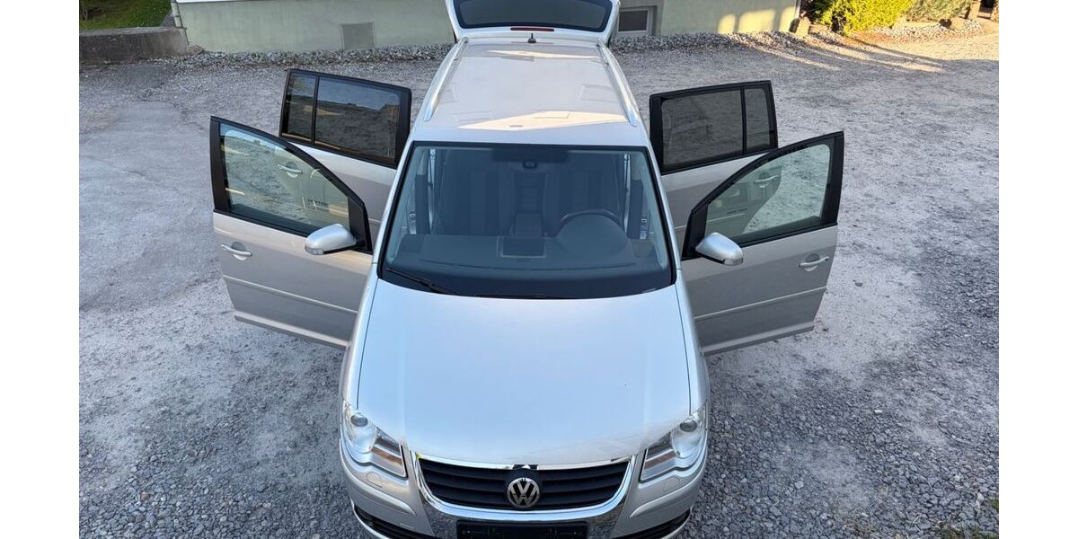 VW Touran 247.293 km 4.990 &euro; Böblingen 71032