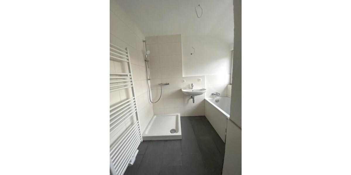 Dachgeschoßwohnung Esslingen am Neckar Hegensberg - 3 Zimmer, 75 m&sup2;, 1.310&euro; | Angebot:24694255