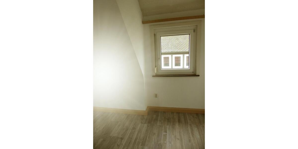 Dachgeschoßwohnung Kornwestheim - 3 Zimmer, 55 m&sup2;, 2.050&euro; | Angebot:25164129