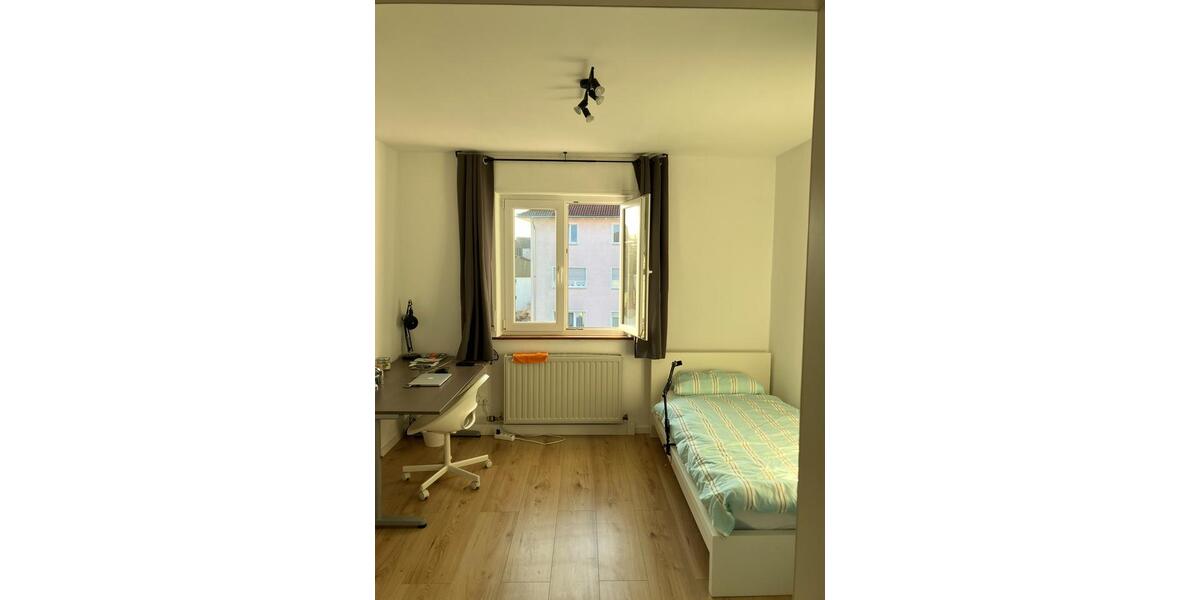 Etagenwohnung Kornwestheim - 1 Zimmer, 14 m&sup2;, 585&euro; | Angebot:25576433
