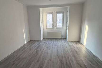 Wohnung Stuttgart Luginsland - 2.5 Zimmer, 71 m&sup2;, 850&euro; | Angebot:25812519