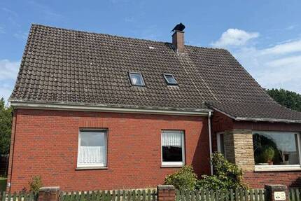 ImmobilieN GUMNIOR präsentiert: geräumiges Zweifamilienhaus auf großem Grundstück in Rheine-Mesum
