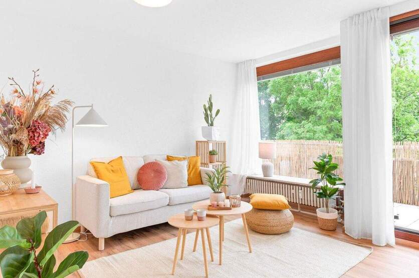 Saniert und frei! Wunderschöne, helle 3,5-Zimmer-Wohnung mit 2 Balkonen in Obertürkheim 3 zimmer