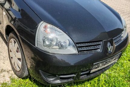 Renault Clio 126.000 km 2.399 &euro; Stuttgart 70563