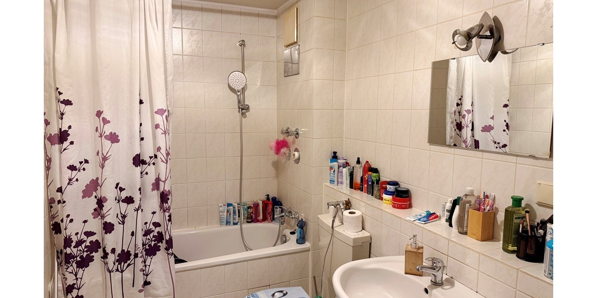 Gut geschnittene 3-Zi.-ETW in Böblingen - Toplage, ruhig und zentrumsnah gelegen - Dachgeschoßwohnung Böblingen Böblingen | Angebot:25852837