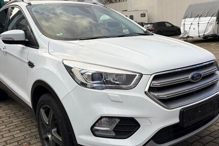 Ford Kuga 183.000 km 11.999 &euro; Ditzingen 71254