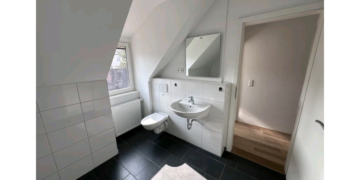 Dachgeschoßwohnung Stuttgart Hedelfingen - 3.5 Zimmer, 58 m&sup2;, 1.000&euro; | Angebot:24859694