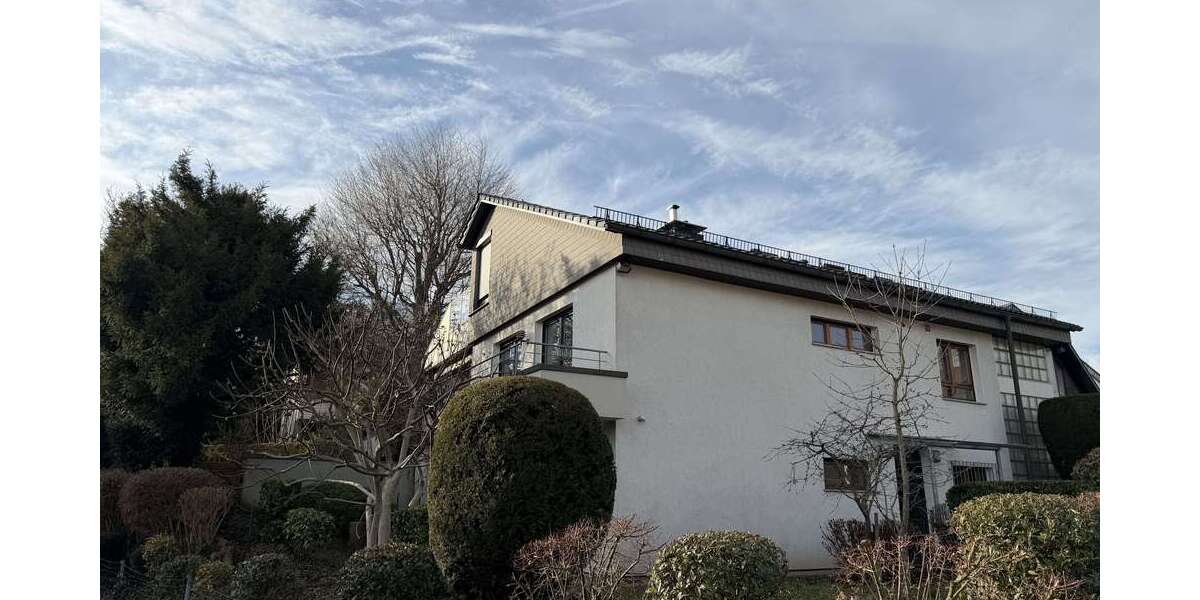 Haus zum Kaufen in Esslingen 995.000 € 255.08 m² 10 zimmer