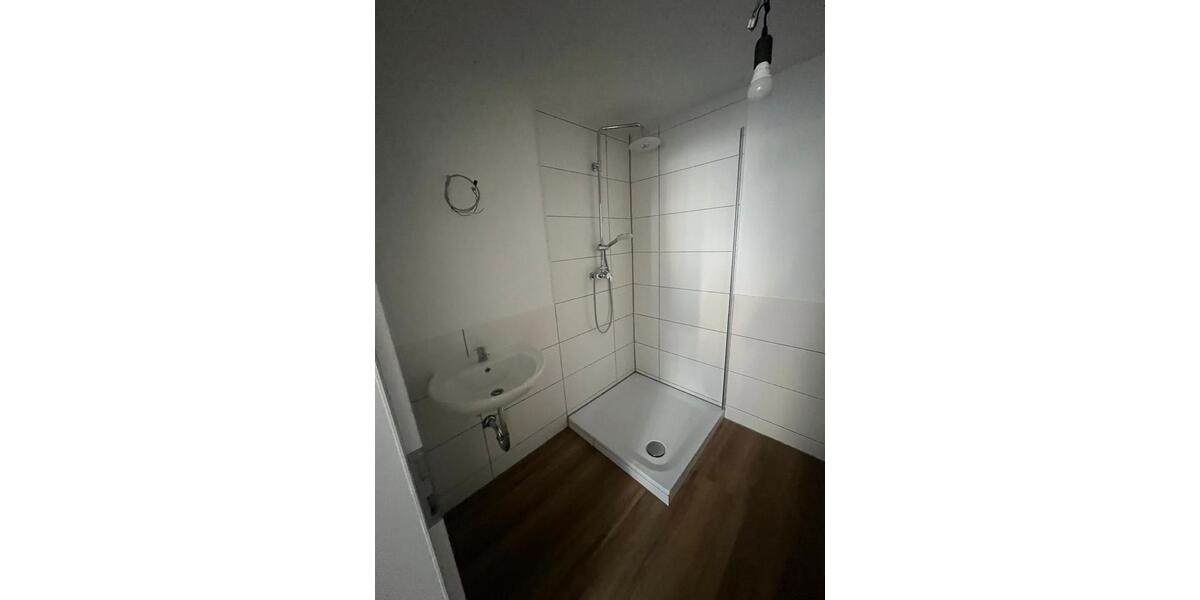 Erdgeschoßwohnung Stuttgart Vaihingen - 4 Zimmer, 20 m&sup2;, 1.200&euro; | Angebot:25418111