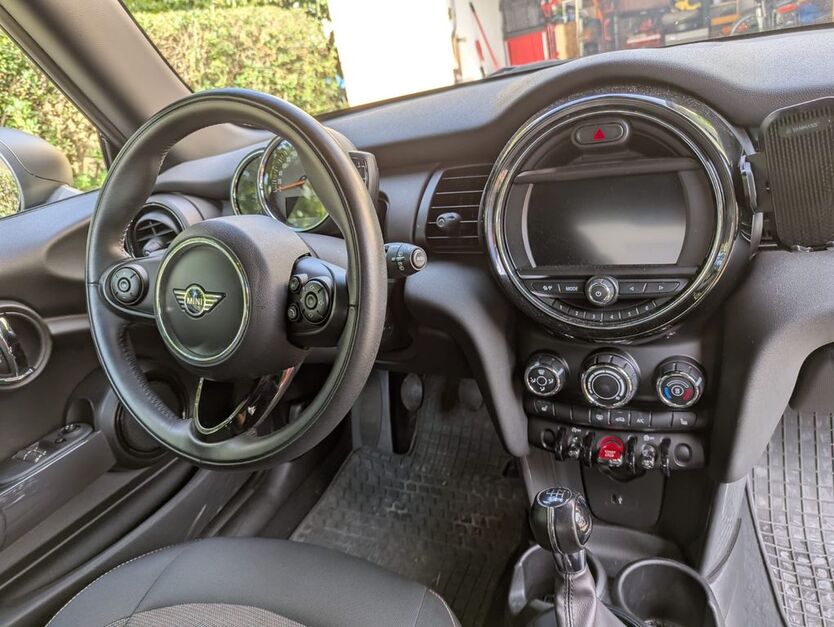 Mini ONE 41.785 km 14.250 € Berglen 73663