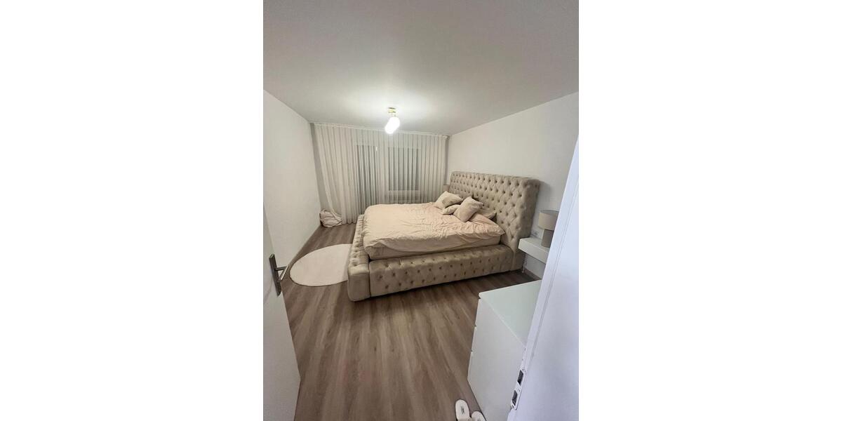 Etagenwohnung Leonberg - 3 Zimmer, 81 m&sup2;, 1.400&euro; | Angebot:26350182
